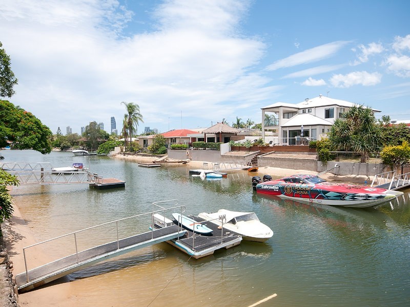8 San Michele Court, Broadbeach Waters QLD 4218