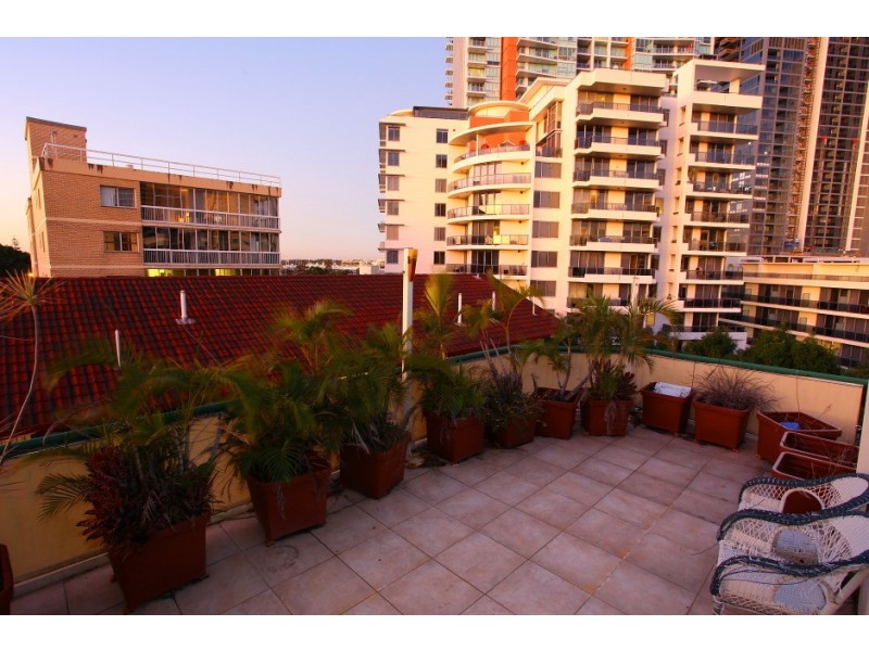 15 ‘Park Vista’ 61 Bauer Street, Southport QLD 4215