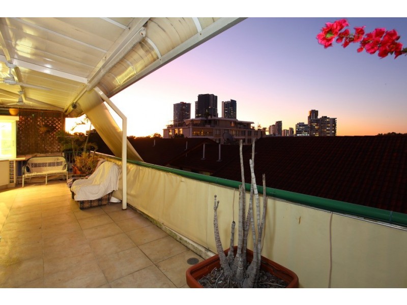 15 ‘Park Vista’ 61 Bauer Street, Southport QLD 4215