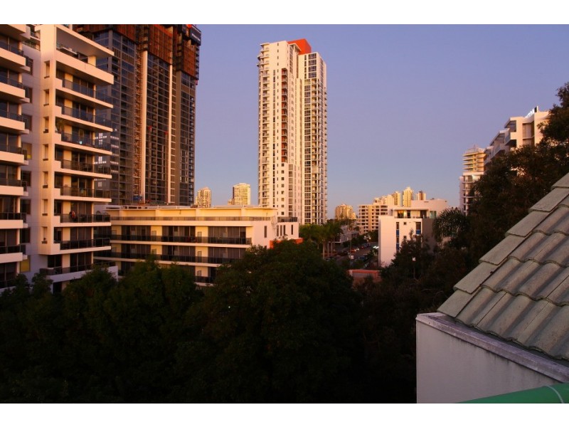 15 ‘Park Vista’ 61 Bauer Street, Southport QLD 4215