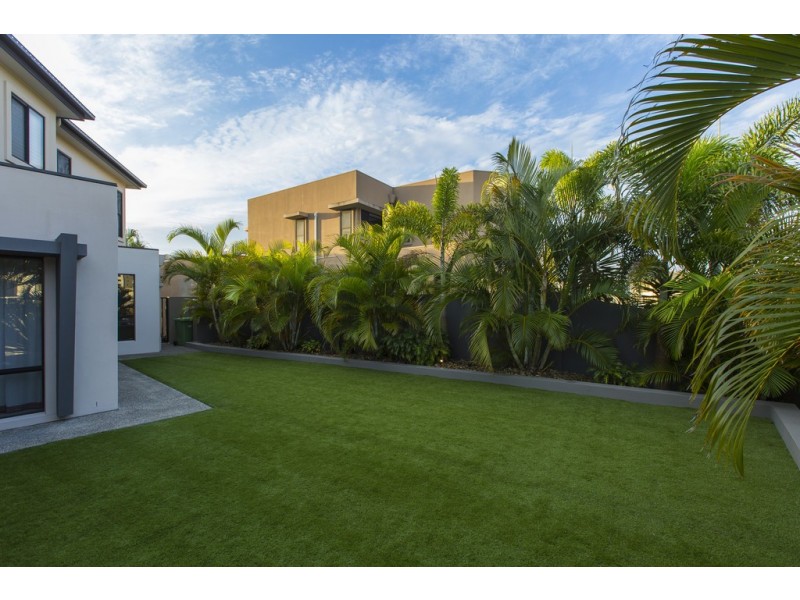 16 North Quay Drive, Biggera Waters QLD 4216