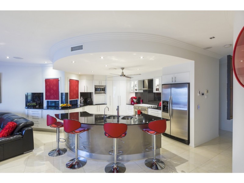 16 North Quay Drive, Biggera Waters QLD 4216