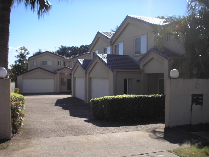 4/117 Eugaree St, Southport QLD 4215