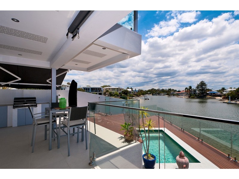 15 Coral Gables Key, Broadbeach Waters QLD 4218