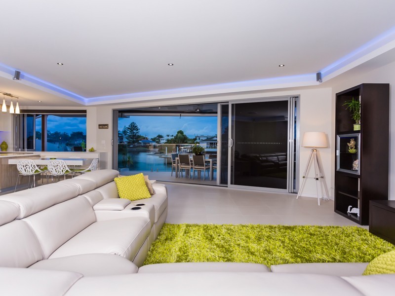 15 Coral Gables Key, Broadbeach Waters QLD 4218