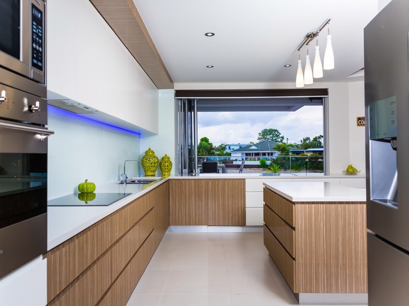 15 Coral Gables Key, Broadbeach Waters QLD 4218
