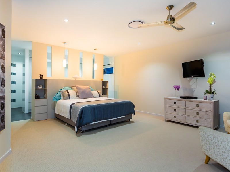 15 Coral Gables Key, Broadbeach Waters QLD 4218