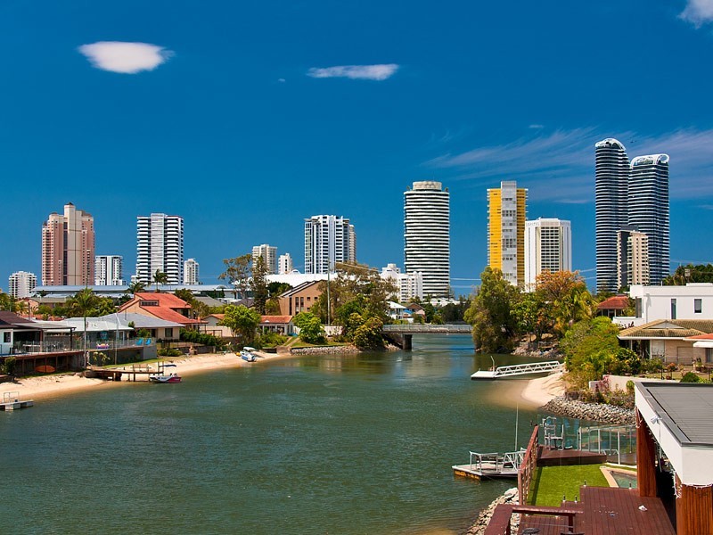 15 Coral Gables Key, Broadbeach Waters QLD 4218