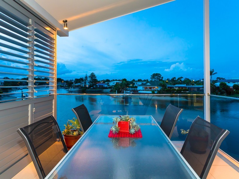 15 Coral Gables Key, Broadbeach Waters QLD 4218