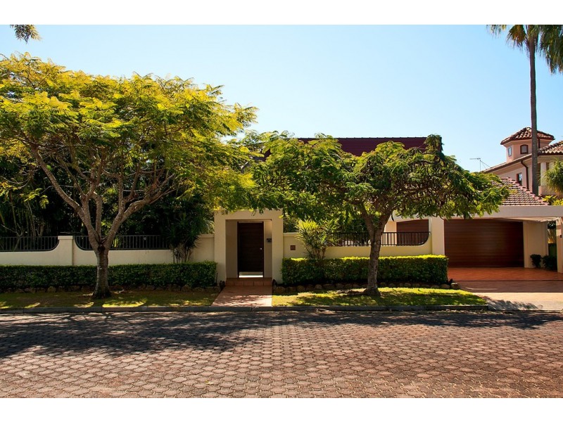 8 Freyburg Street, Sorrento QLD 4217