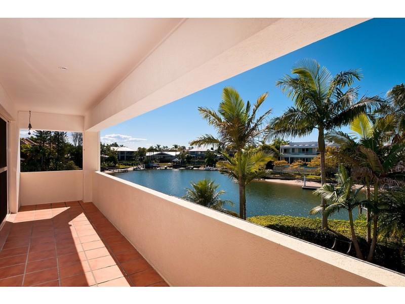 8 Freyburg Street, Sorrento QLD 4217