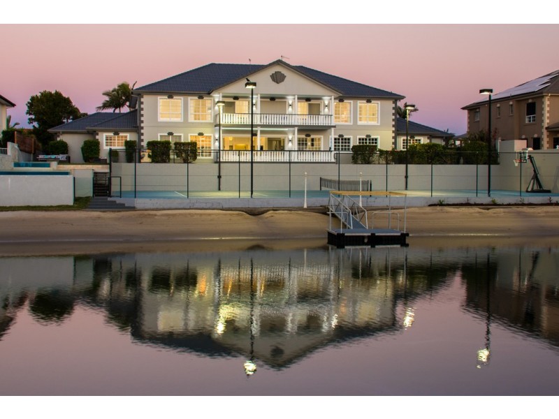 29-31 Cessnock Close, Mermaid Waters QLD 4218