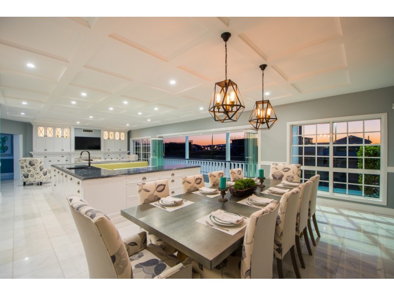 29-31 Cessnock Close, Mermaid Waters QLD 4218