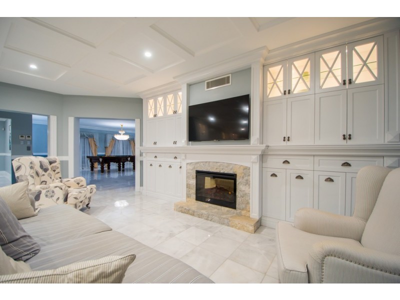 29-31 Cessnock Close, Mermaid Waters QLD 4218