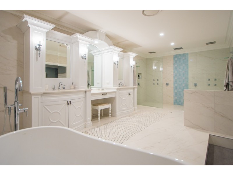 29-31 Cessnock Close, Mermaid Waters QLD 4218