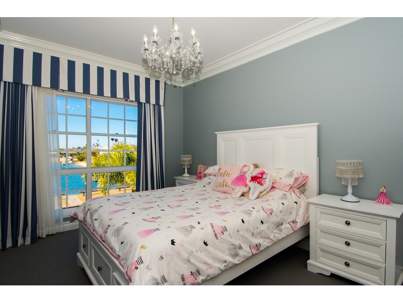 29-31 Cessnock Close, Mermaid Waters QLD 4218