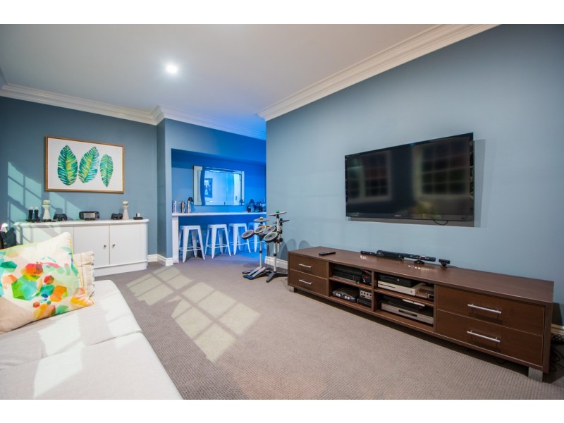 29-31 Cessnock Close, Mermaid Waters QLD 4218