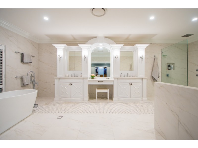 29-31 Cessnock Close, Mermaid Waters QLD 4218