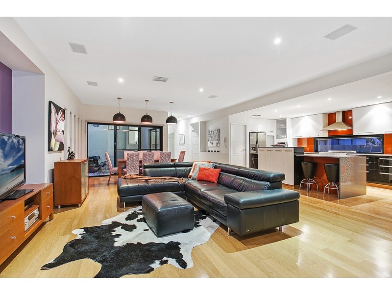 39 Lakelands Drive, Merrimac QLD 4226