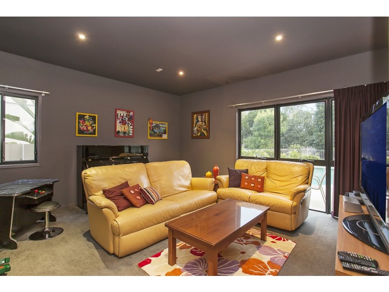 39 Lakelands Drive, Merrimac QLD 4226