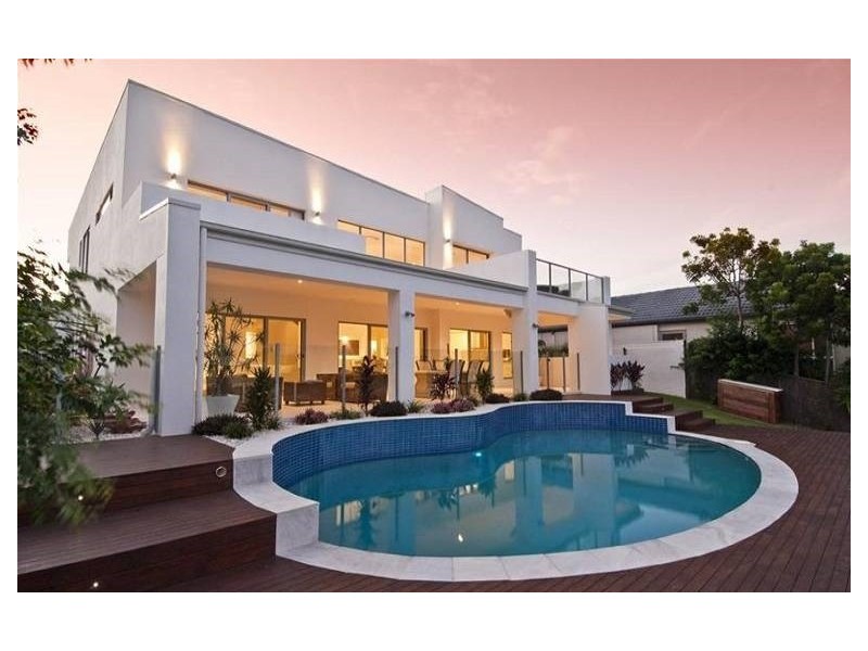 97 Campbell Street, Sorrento QLD 4217