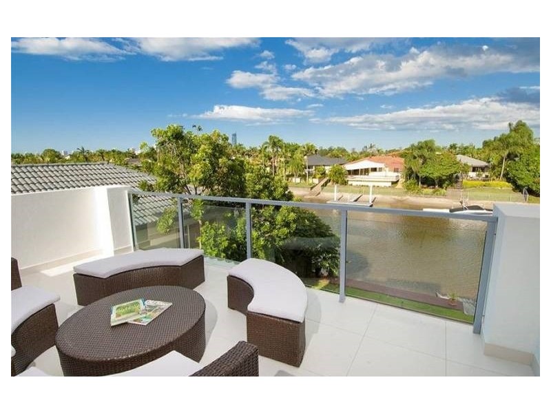 97 Campbell Street, Sorrento QLD 4217