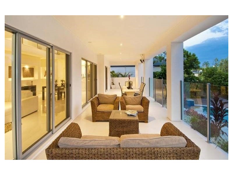 97 Campbell Street, Sorrento QLD 4217