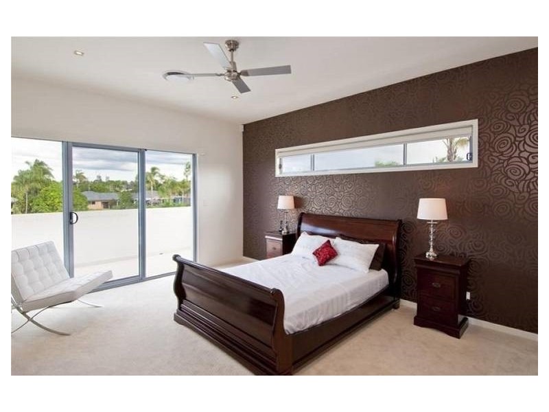 97 Campbell Street, Sorrento QLD 4217