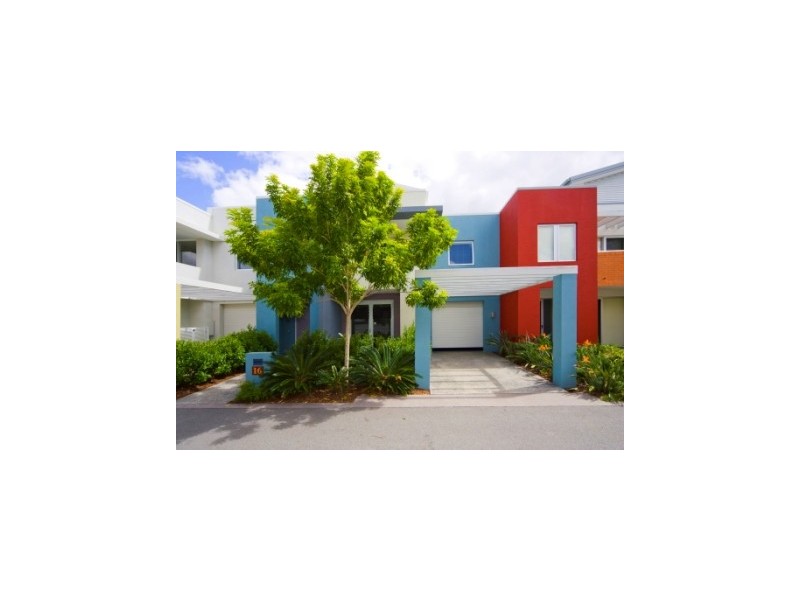 16 Lader Terrace, Varsity Lakes QLD 4227