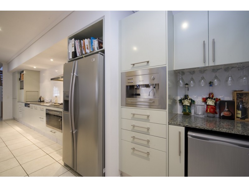 16 Lader Terrace, Varsity Lakes QLD 4227