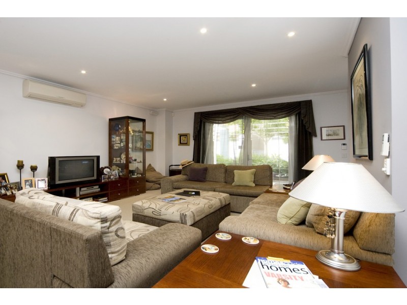 16 Lader Terrace, Varsity Lakes QLD 4227