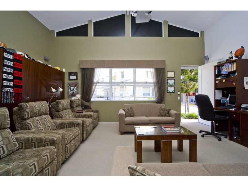 16 Lader Terrace, Varsity Lakes QLD 4227