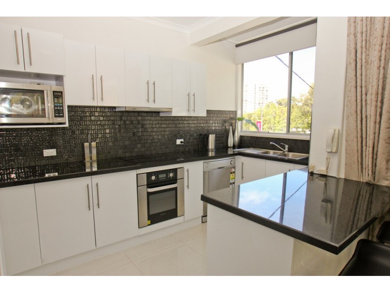 3/53 Connor Street, Burleigh Heads QLD 4220