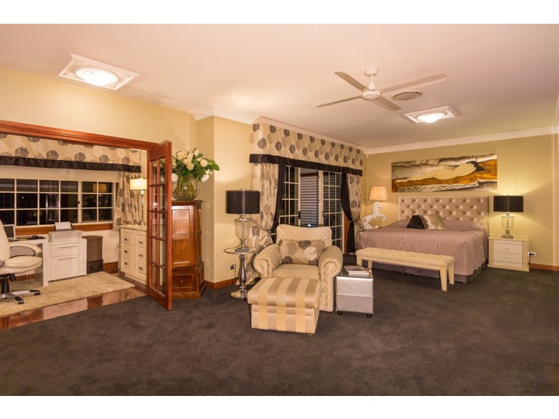 140 Campbell Street, Sorrento QLD 4217