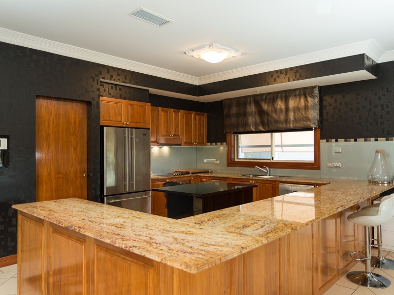 140 Campbell Street, Sorrento QLD 4217