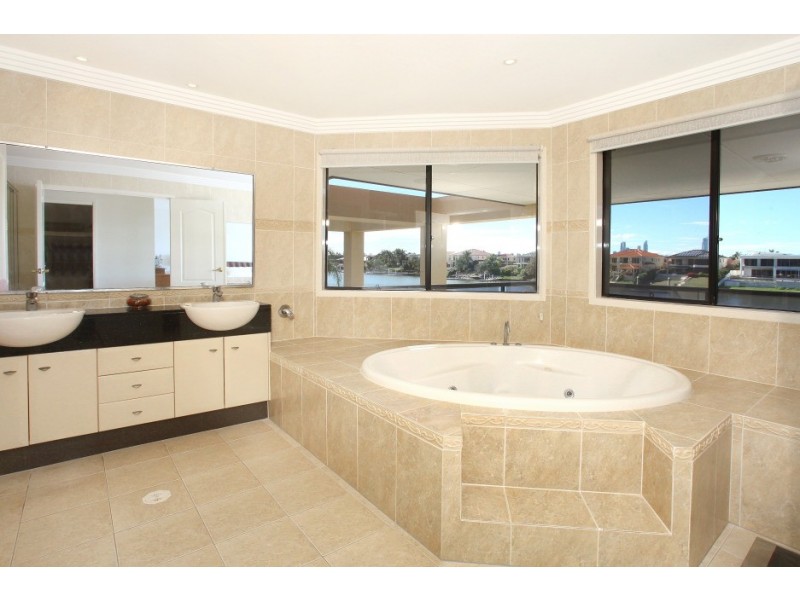 48 Fitzwilliam Street, Carrara QLD 4211