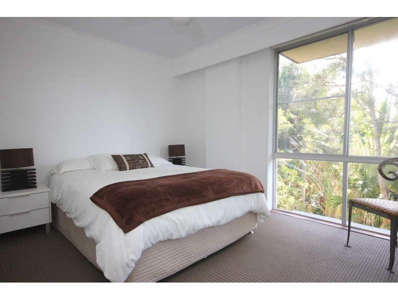 11/2 Federation Avenue, Broadbeach QLD 4218