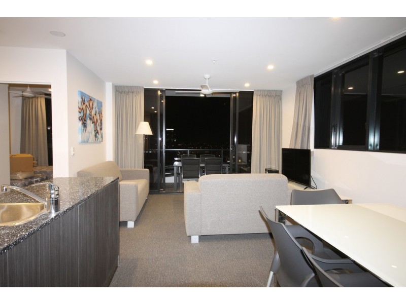 137/2729-2733 Gold Coast Highway, Broadbeach QLD 4218
