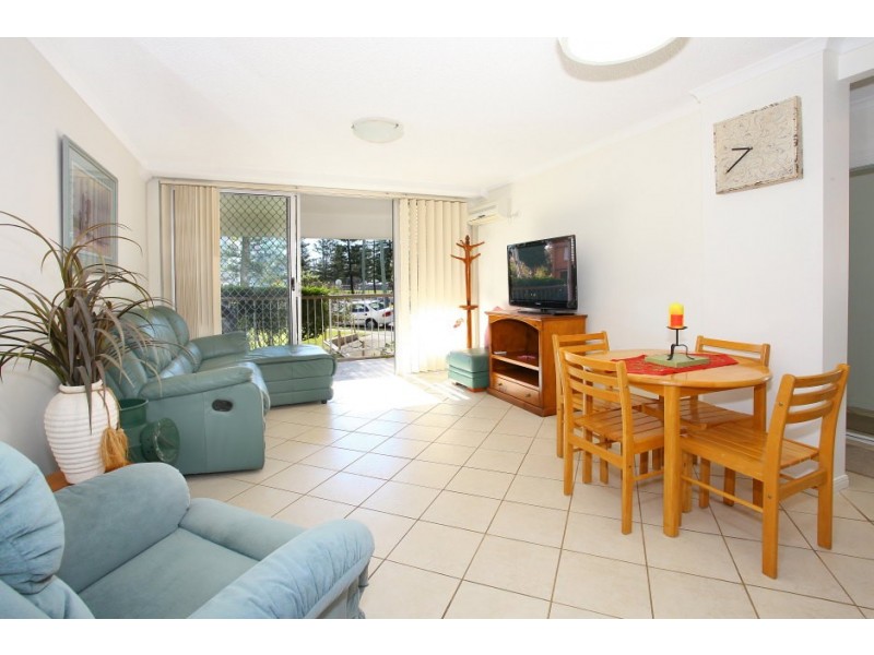 2/30 Chelsea Avenue, Broadbeach QLD 4218