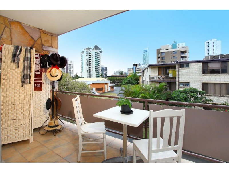 17/29 Old Burleigh Road, Surfers Paradise QLD 4217