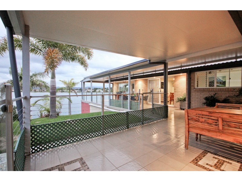 124 Honeyeater Drive, Burleigh Waters QLD 4220