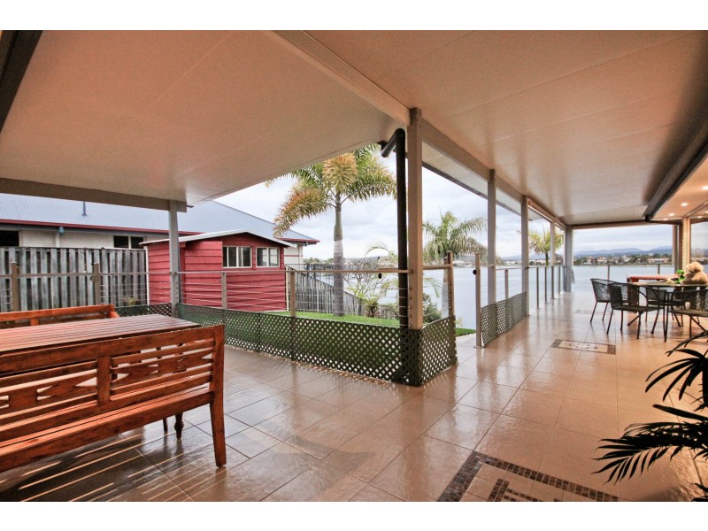 124 Honeyeater Drive, Burleigh Waters QLD 4220