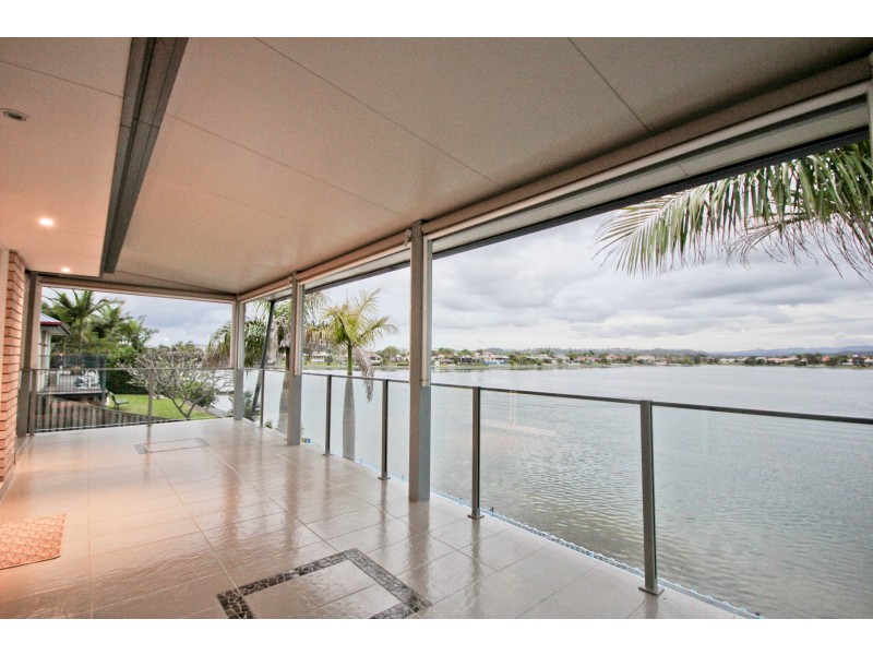 124 Honeyeater Drive, Burleigh Waters QLD 4220
