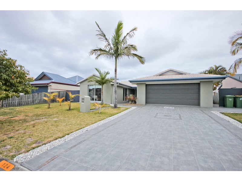 124 Honeyeater Drive, Burleigh Waters QLD 4220