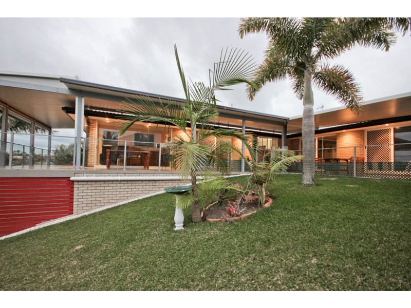 124 Honeyeater Drive, Burleigh Waters QLD 4220
