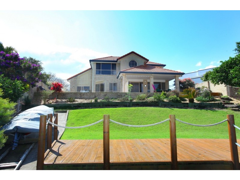 16 Martingale Circuit, Clear Island Waters QLD 4226