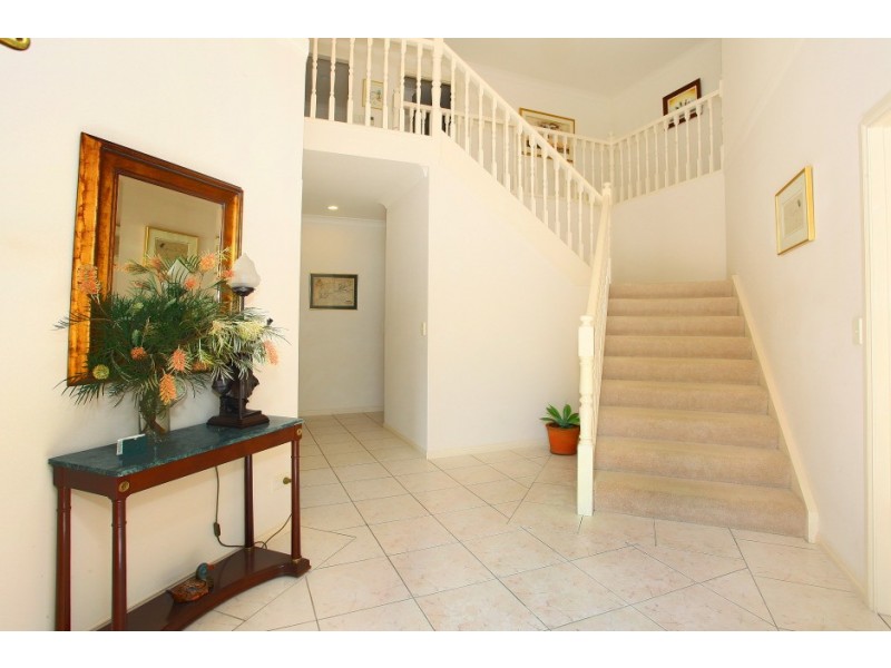 16 Martingale Circuit, Clear Island Waters QLD 4226