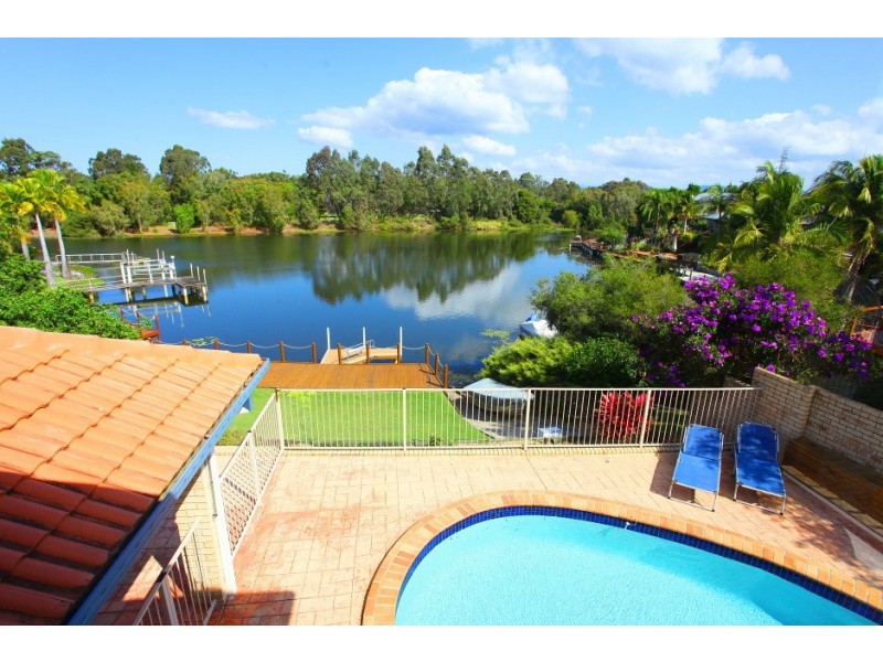 16 Martingale Circuit, Clear Island Waters QLD 4226