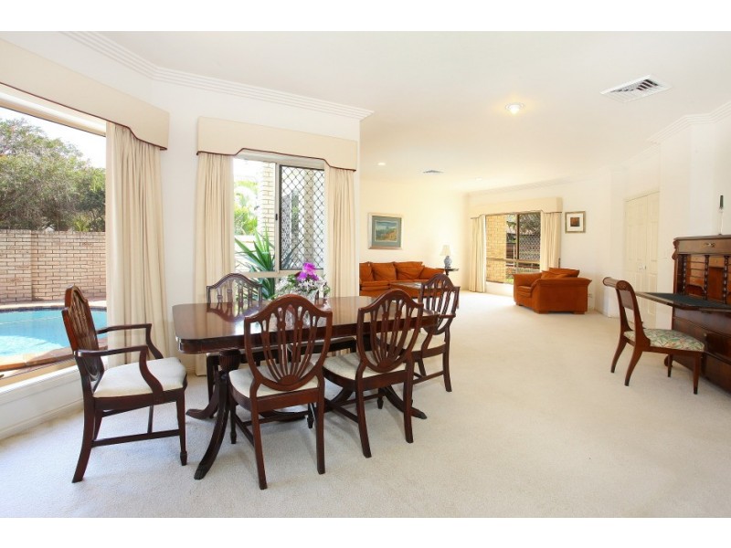 16 Martingale Circuit, Clear Island Waters QLD 4226