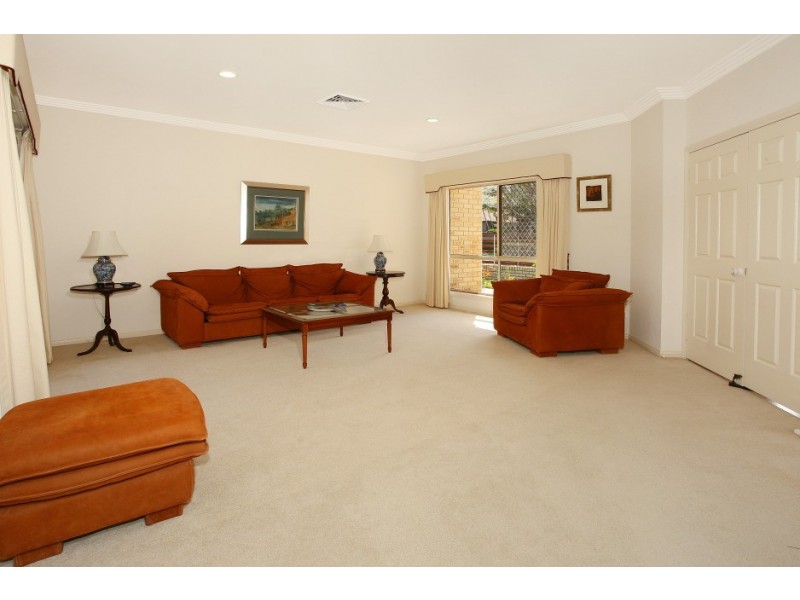 16 Martingale Circuit, Clear Island Waters QLD 4226